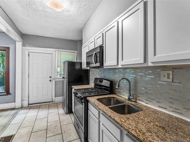 7507 Lawnview Avenue, Cleveland, OH 44103 Photo 15