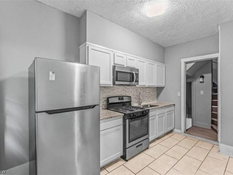 7507 Lawnview Avenue, Cleveland, OH 44103 Photo 9