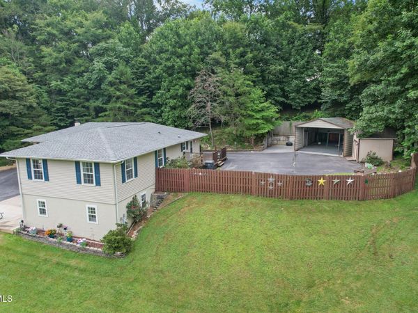 120 Elizabeth Ann Circle, Bluff City, TN 37618