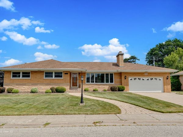 7952 Balmoral Avenue , Norwood Park Township, IL 60656