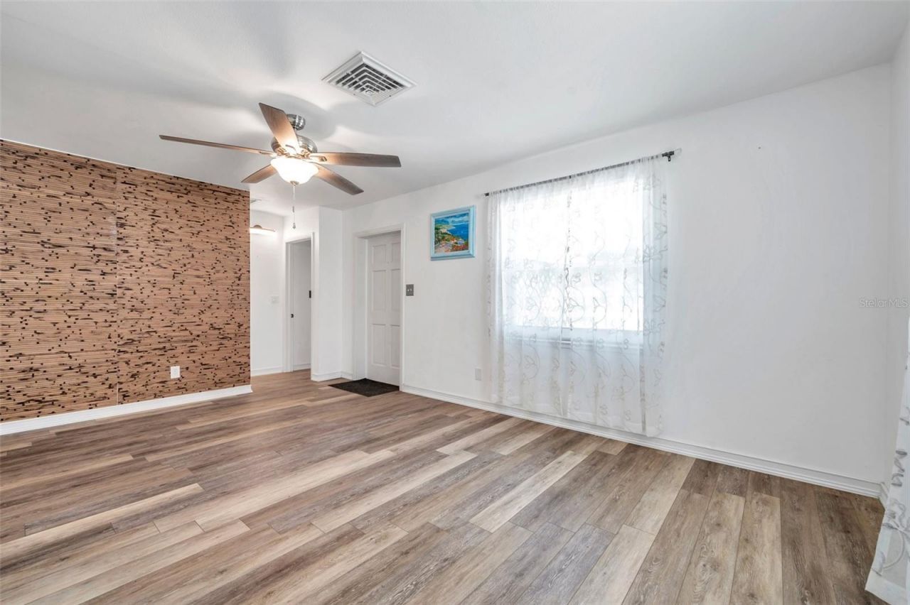 5900 Cypress Street N, Saint Petersburg, FL 33703 Photo