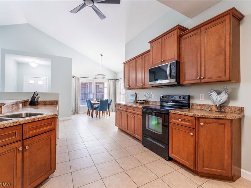4300 Westford Place, Unit 11, Canfield, OH 44406 Photo 15