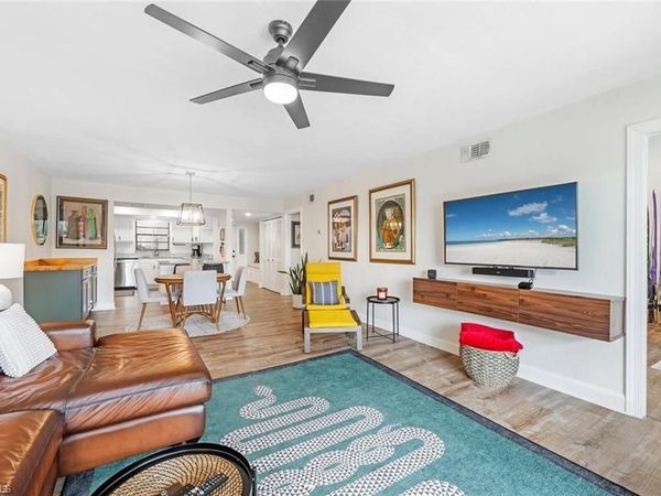 700 Valley Stream DR, Unit 202, NAPLES, FL 34113