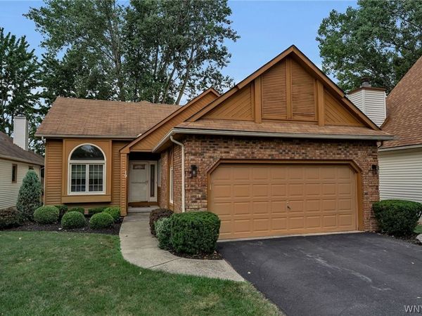 19 Eagles Trace , Buffalo, NY 14221