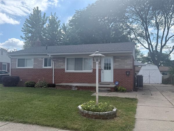 34401 Beaconsfield Street , Clinton Township, Mi 48035