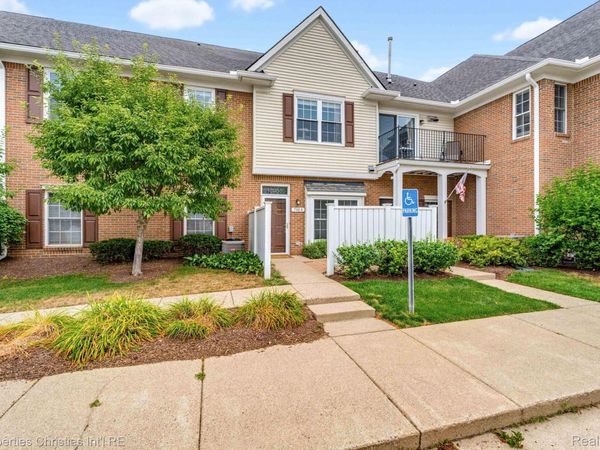 730 Amberly Drive, Waterford Township, Mi 48328