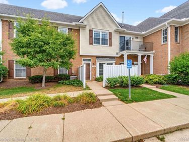 730 Amberly Drive, Waterford Township, Mi 48328