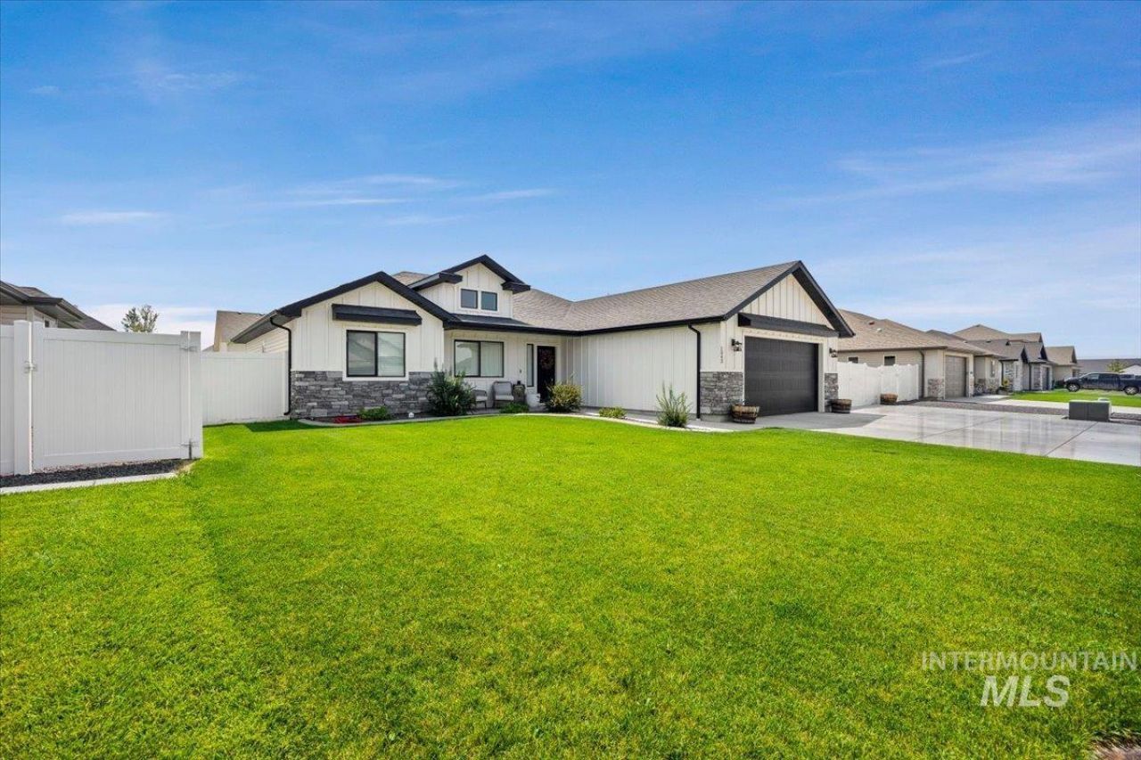 1043 Vista Ave, Kimberly, ID 83341 Main Photo