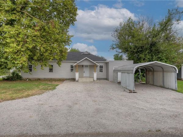 216 N Indiana Avenue, Columbus, KS 66725