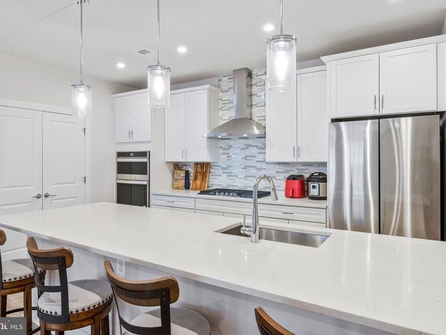 102 Saint Ives Place, Unit 308, Oxon Hill, MD 20745 Main Photo