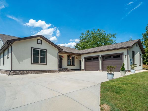 324 COACHLIGHT Road, Hot Springs, AR 71913