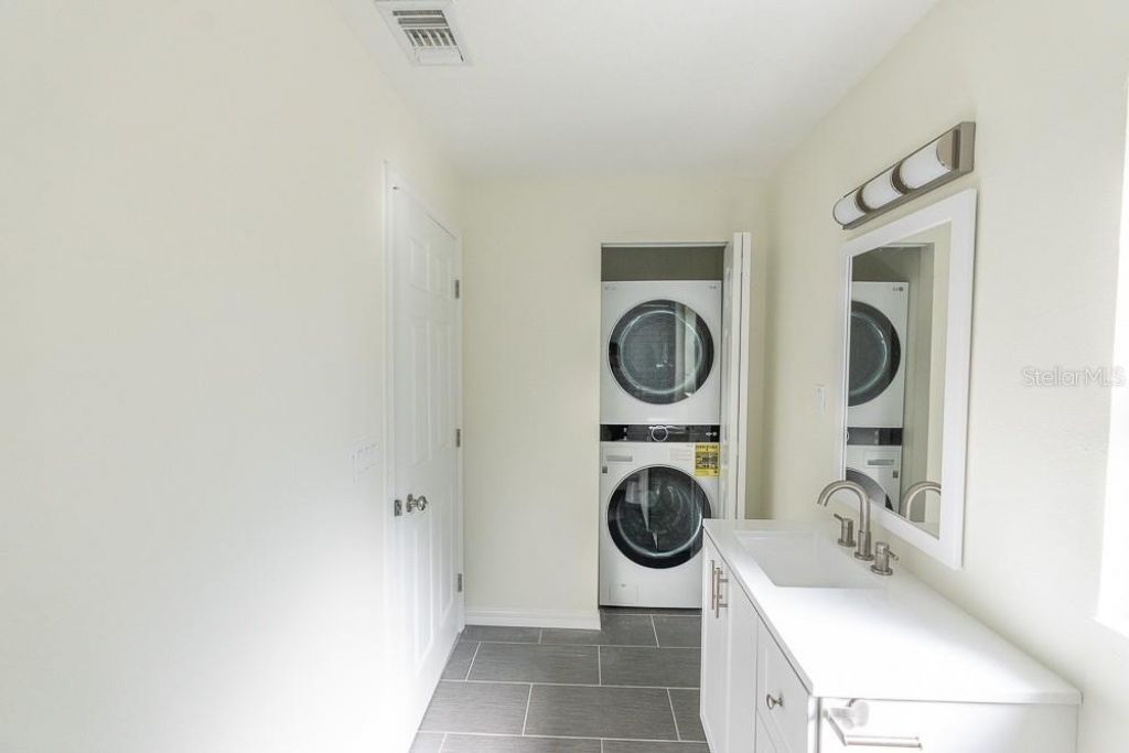 3520 1/2 8th Avenue N, Saint Petersburg, FL 33713 Photo
