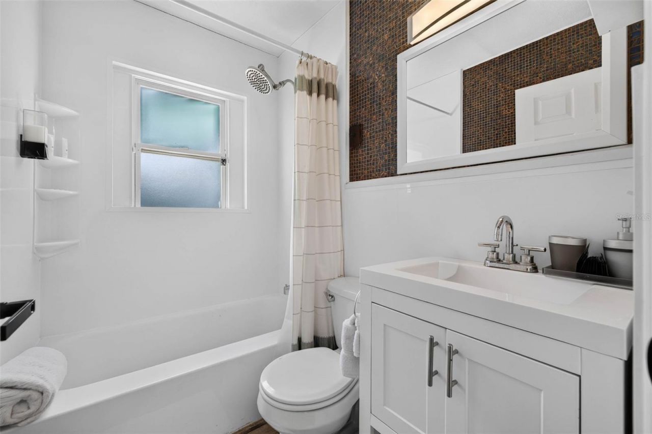 166 Pinellas Way N, Saint Petersburg, FL 33710 Photo