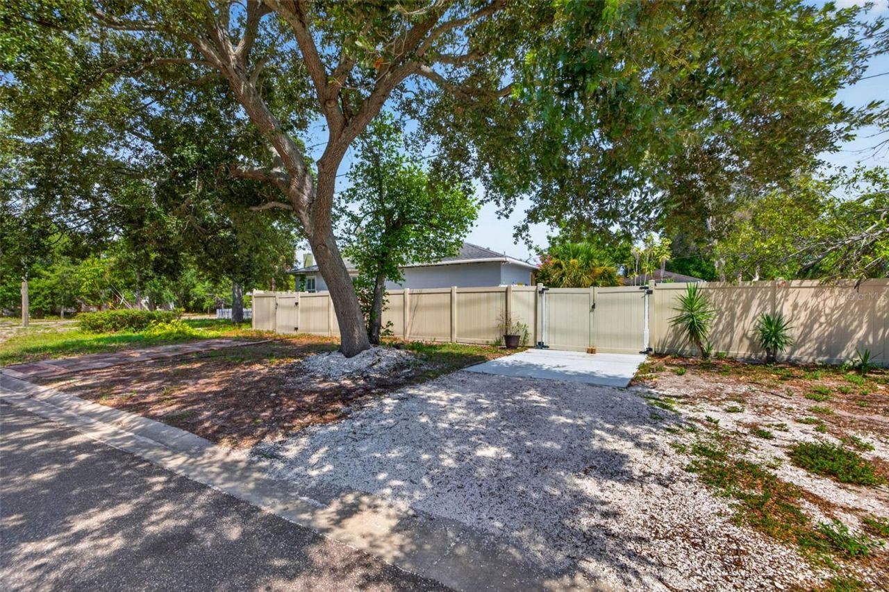 166 Pinellas Way N, Saint Petersburg, FL 33710 Photo