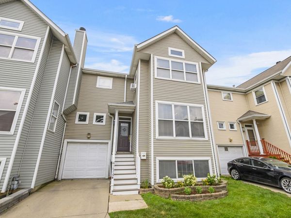 4234 N Kolmar Avenue , Unit D, Chicago, IL 60641