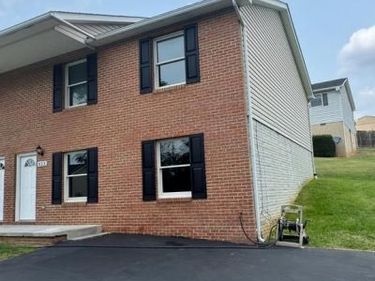 623 THOMPSON STREET, STRASBURG, VA 22657