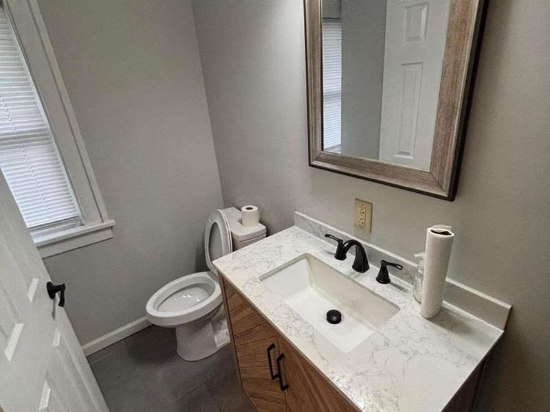 2568 Indianola Avenue, Columbus, OH 43202 Photo 4