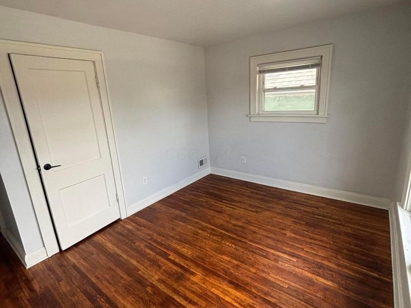 2568 Indianola Avenue, Columbus, OH 43202 Photo 6