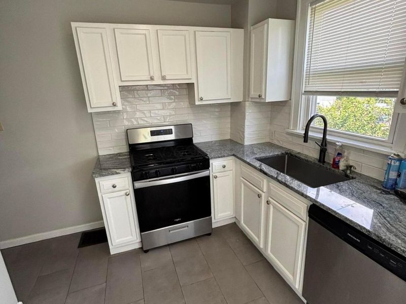2568 Indianola Avenue, Columbus, OH 43202 Photo 8
