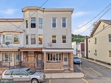 401 W PINE STREET, MAHANOY CITY, PA 17948
