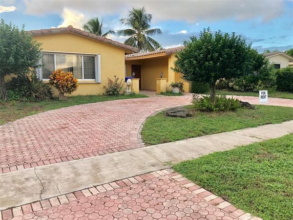 2180 NW 93RD Avenue, Pembroke Pines, FL 33024