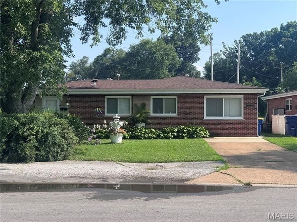 10792 Tropic Drive , St Ann, MO 63074