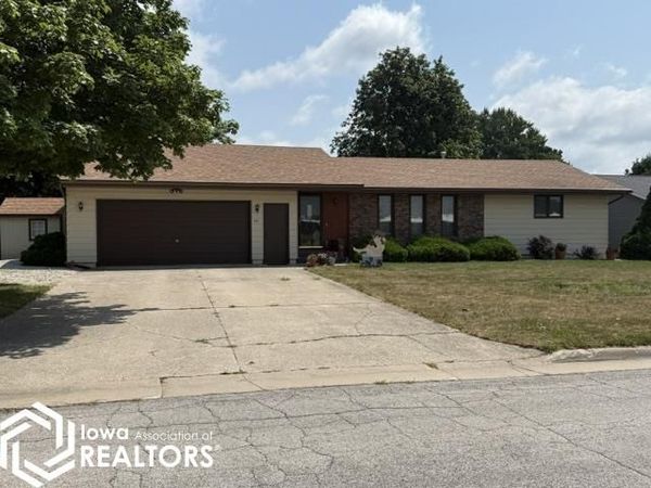 703 13th Street SW, Humboldt, IA 50548