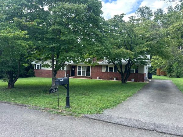1234 Millard Street , Athens, TN 37303