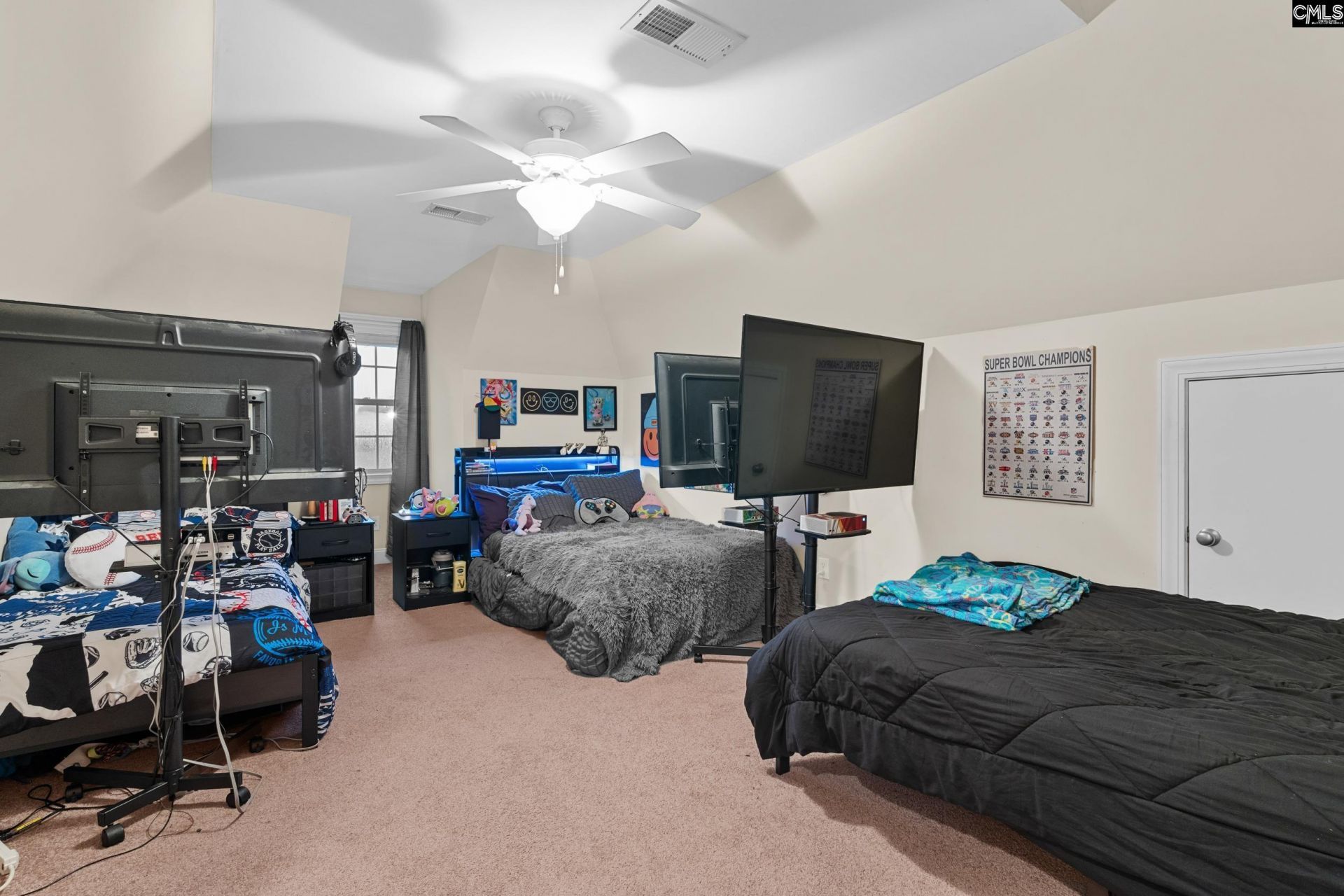 74 Lillifield Drive Photo 18