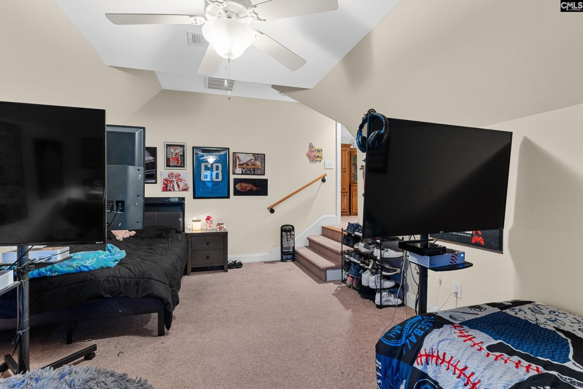 74 Lillifield Drive Photo 19