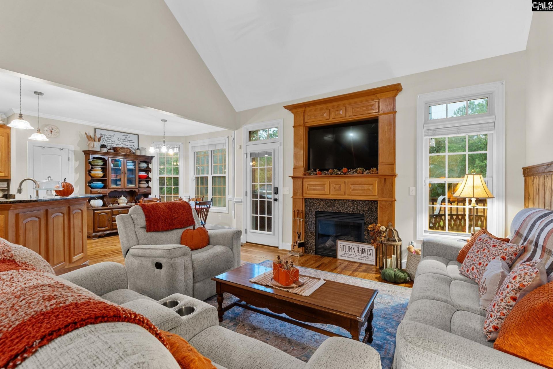 74 Lillifield Drive Photo 6