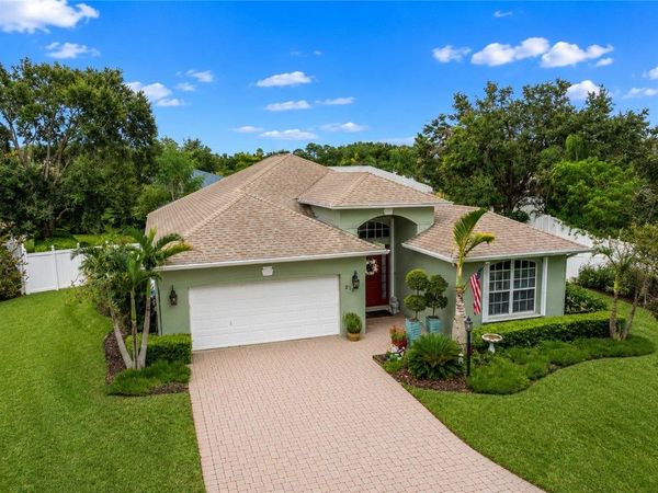 210 Champagne Court SW, Vero Beach, FL 32968