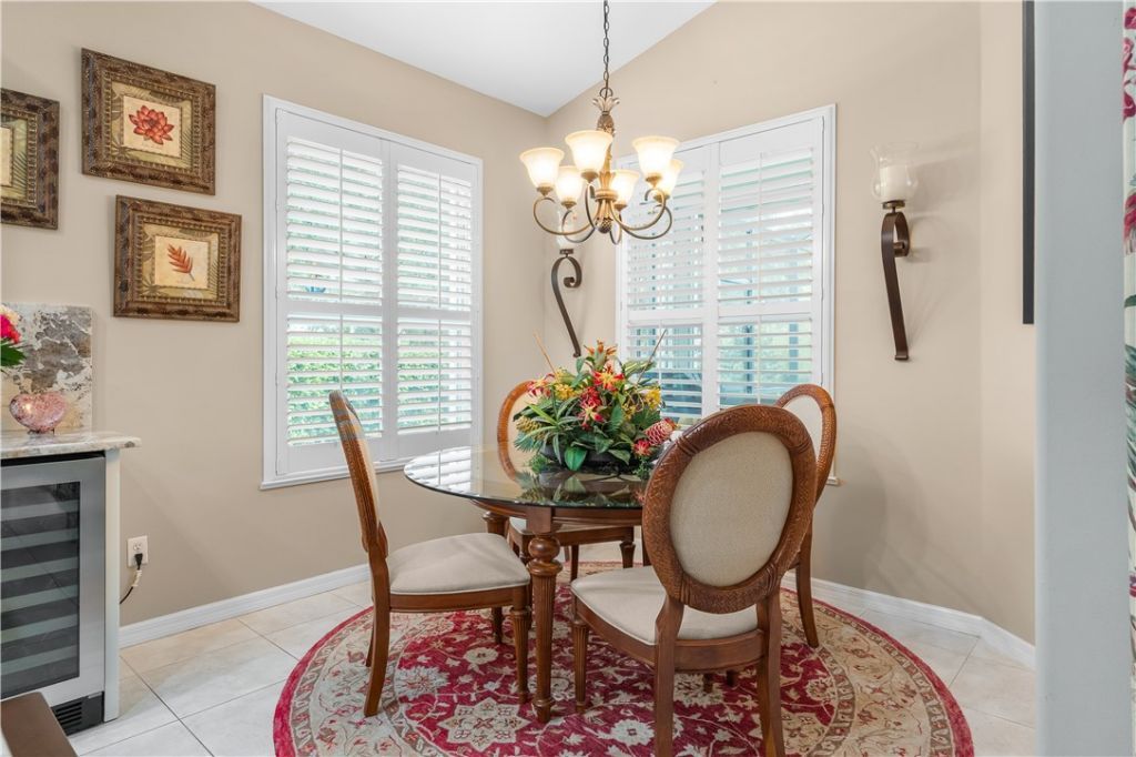 210 Champagne Court Sw, Vero Beach, FL 32968 Photo