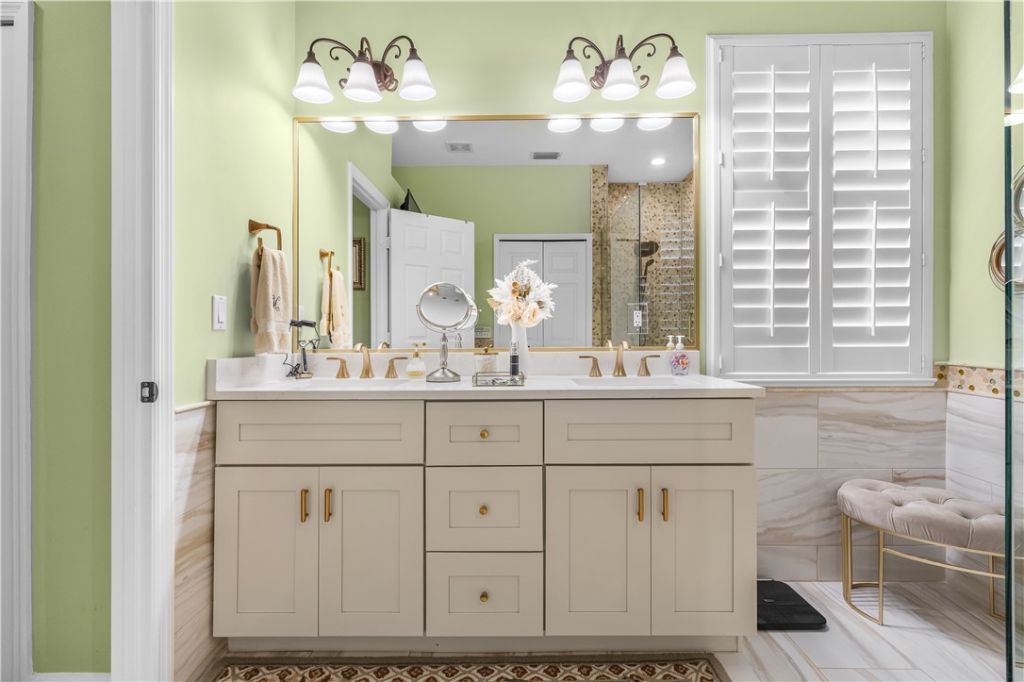 210 Champagne Court Sw, Vero Beach, FL 32968 Photo
