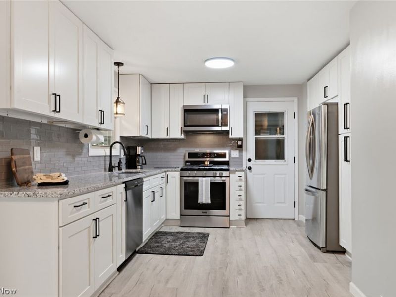 8173 Spencer Avenue NW, North Canton, OH 44720 Photo 5