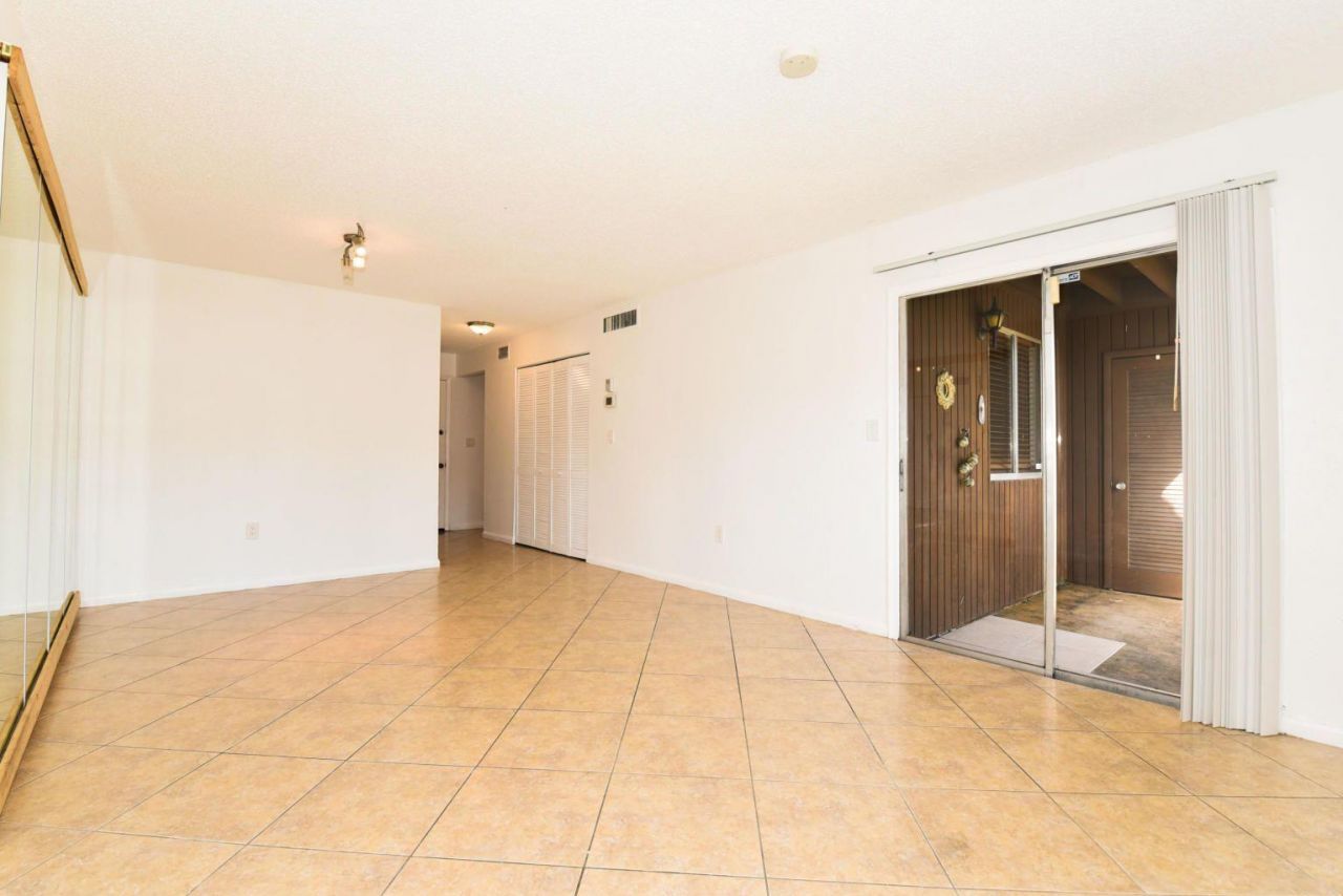 6054 Forest Hill Boulevard, Unit 103, West Palm Beach, FL 33415 Photo