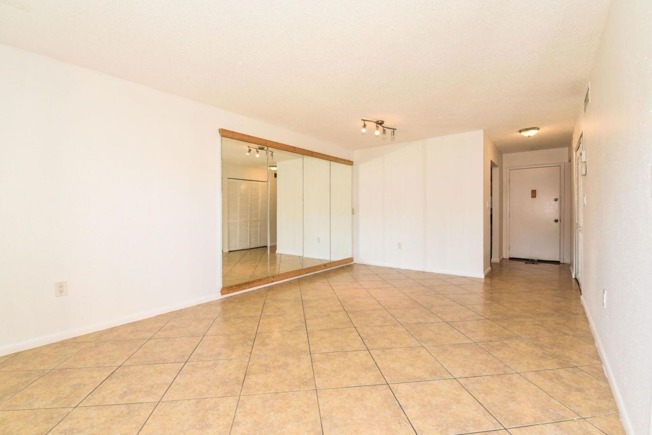 6054 Forest Hill Boulevard, Unit 103, West Palm Beach, FL 33415 Photo