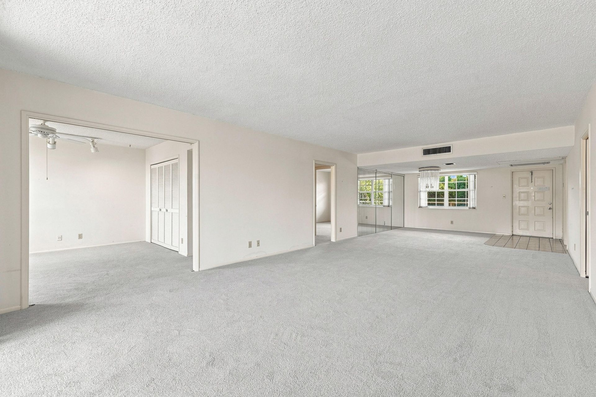 555 Oaks Lane, Unit 303, Pompano Beach, FL 33069 Photo