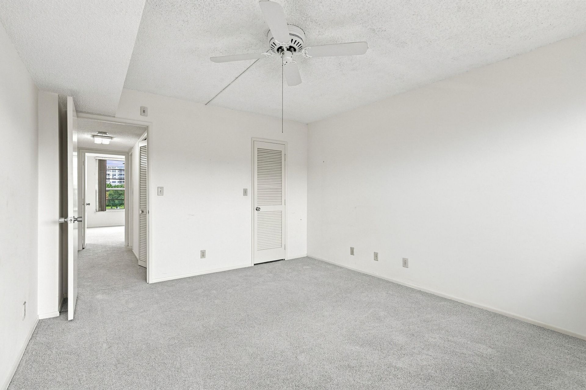 555 Oaks Lane, Unit 303, Pompano Beach, FL 33069 Photo