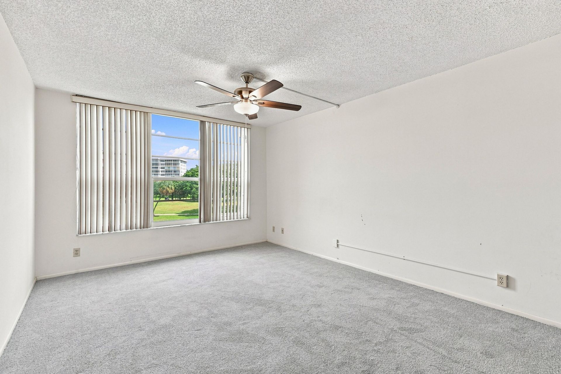 555 Oaks Lane, Unit 303, Pompano Beach, FL 33069 Photo