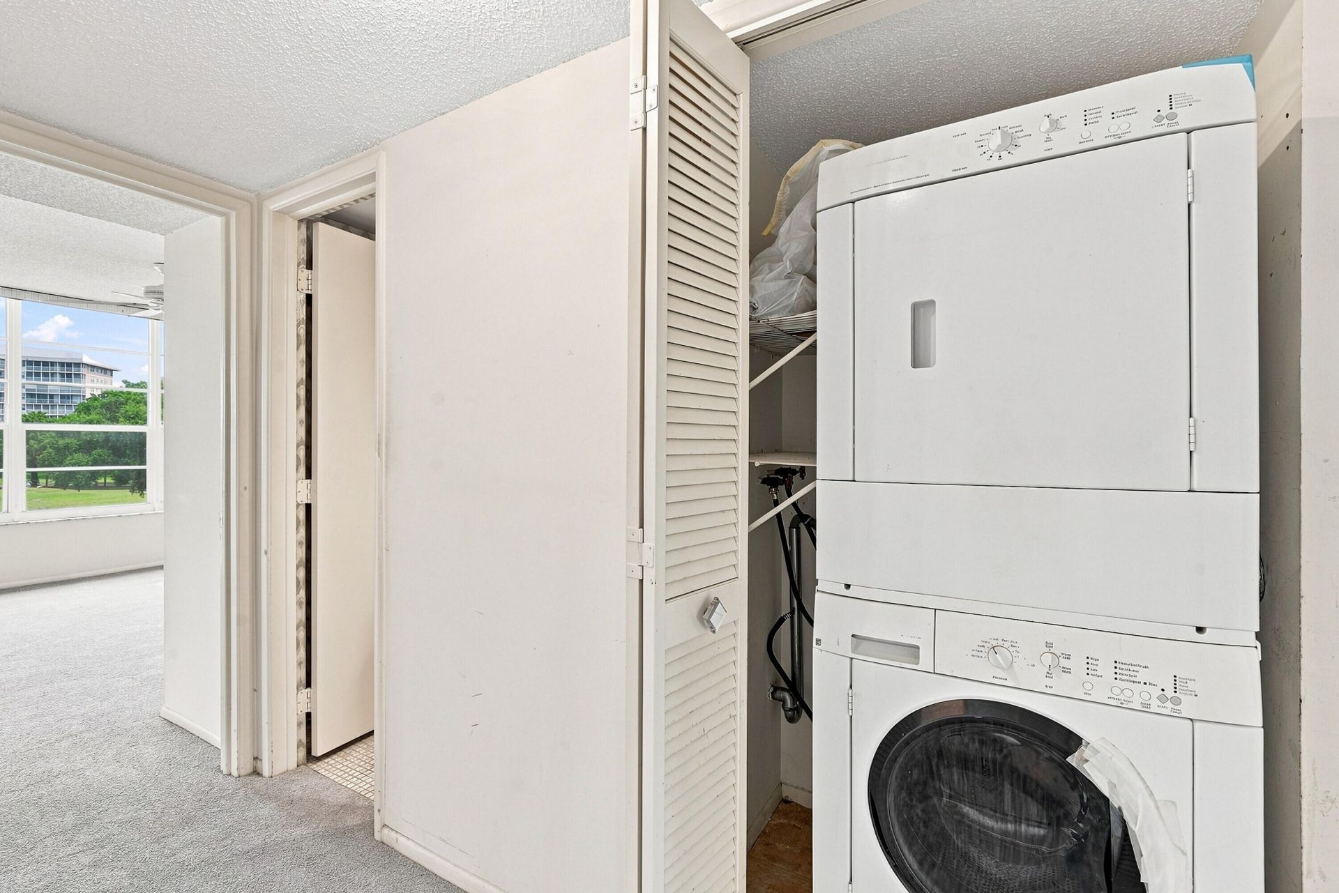 555 Oaks Lane, Unit 303, Pompano Beach, FL 33069 Photo