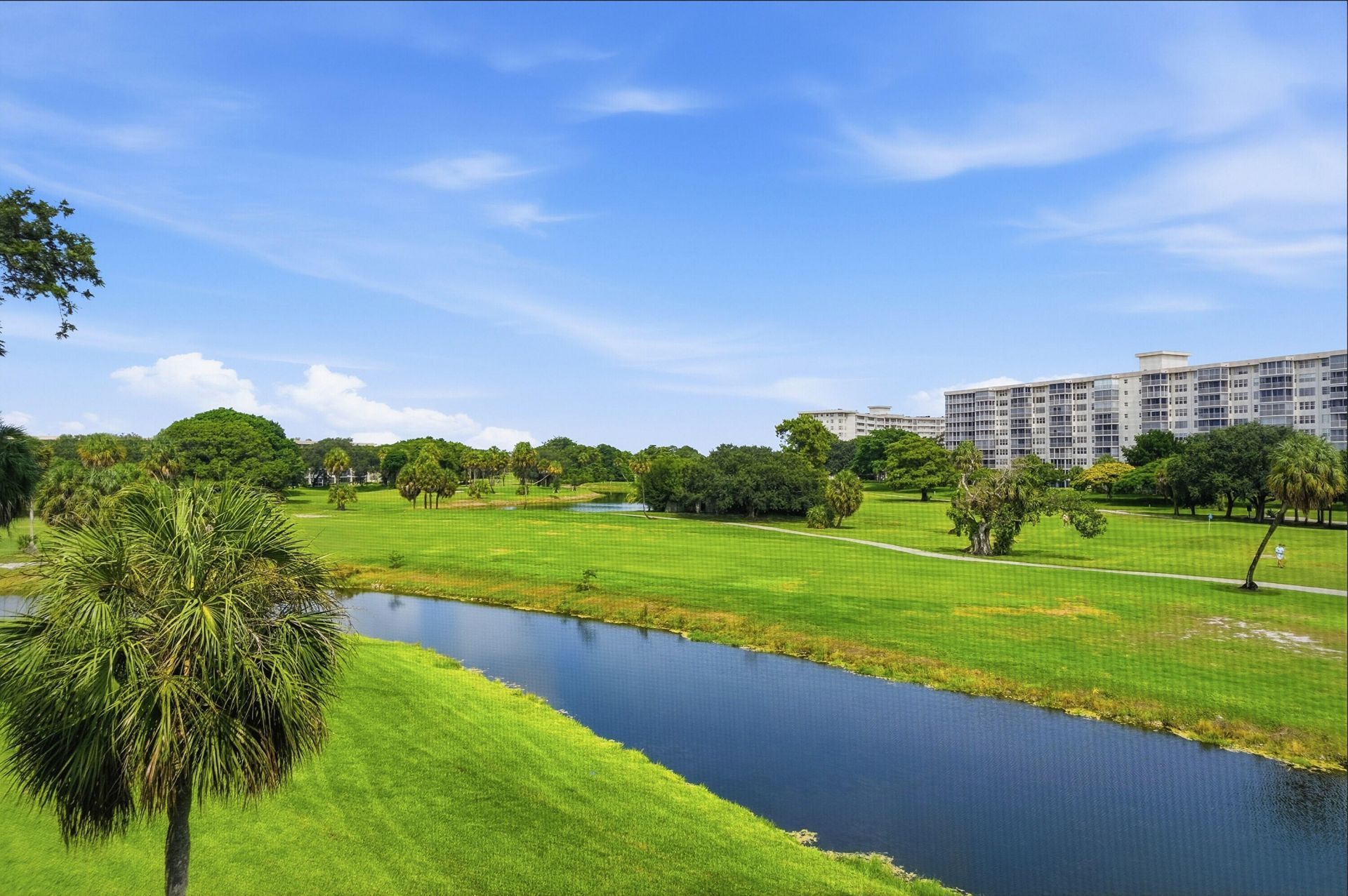 555 Oaks Lane, Unit 303, Pompano Beach, FL 33069 Photo