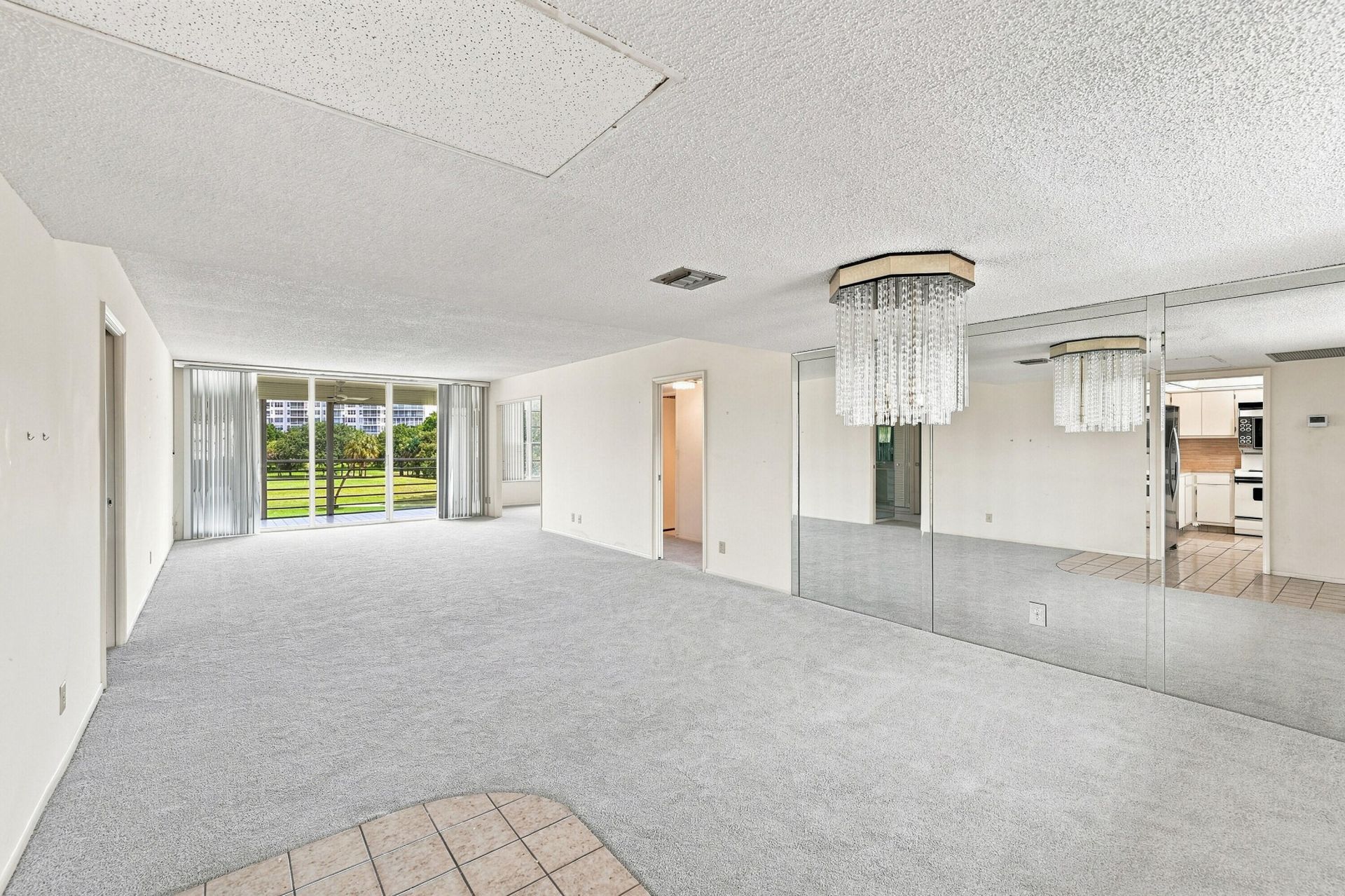 555 Oaks Lane, Unit 303, Pompano Beach, FL 33069 Photo