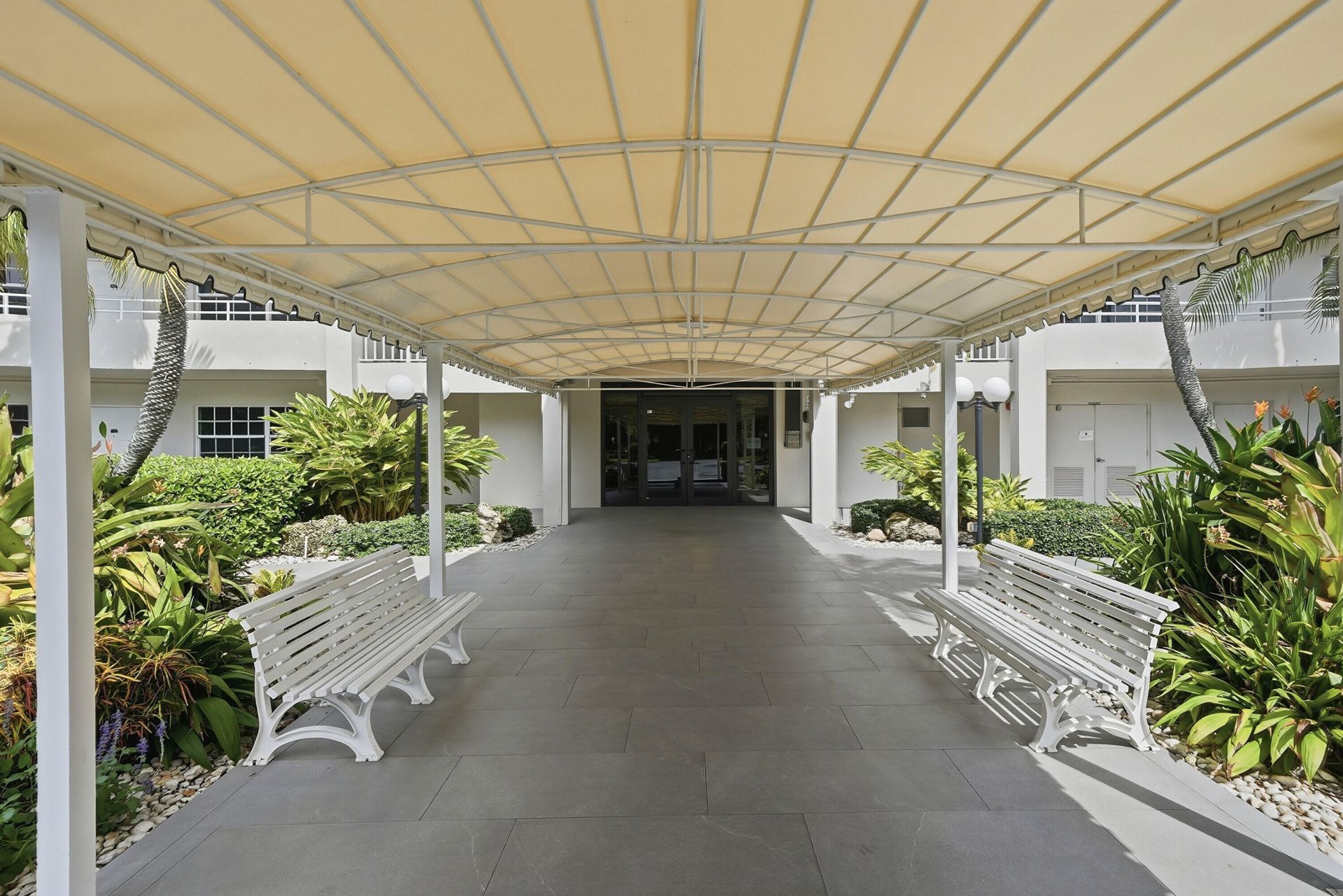 555 Oaks Lane, Unit 303, Pompano Beach, FL 33069 Photo