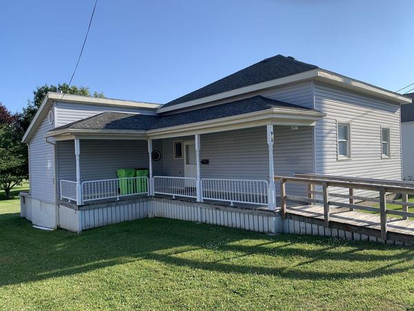 60 E Truckey ST, St. Ignace, MI 49781