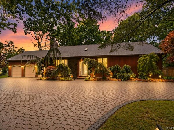 46 Margin Drive W, Shirley, NY 11967
