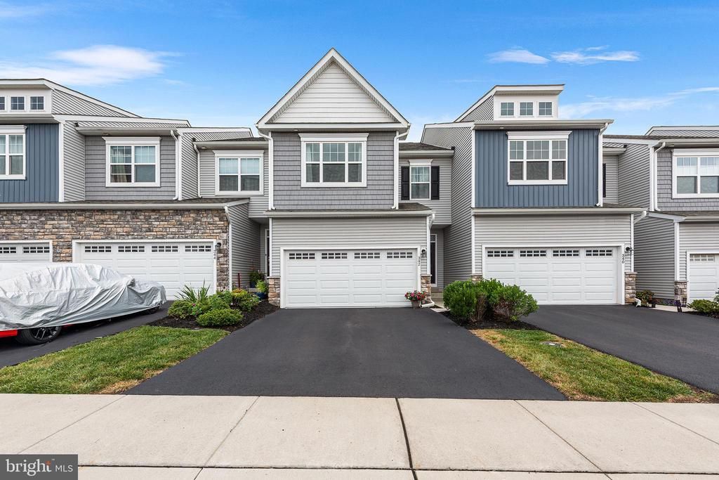 342 RIDGEWOOD DRIVE , ROYERSFORD, PA 19468