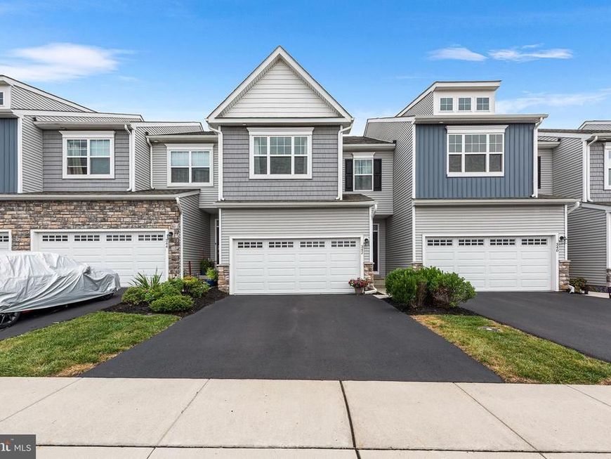 342 Ridgewood Drive , Royersford, PA 19468 Main Photo