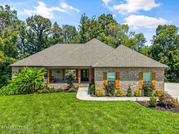 610 Bainbridge Drive, Walland, TN 37886