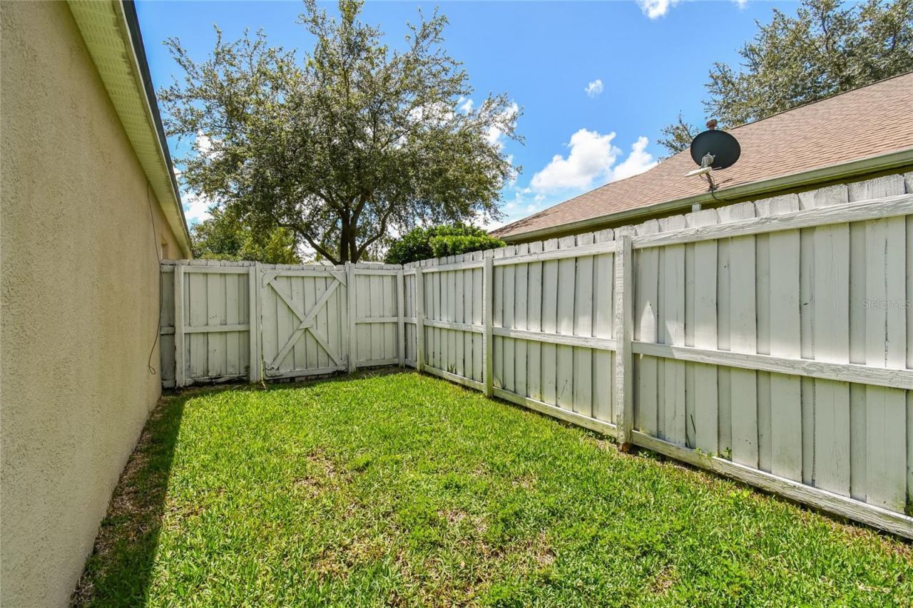 24541 Laurel Ridge Drive , Lutz, FL 33559 Photo